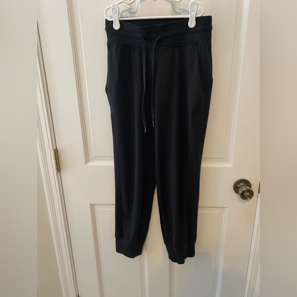 Lululemon HR align jogger, black. Size 4